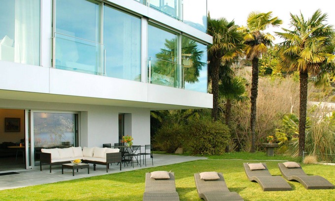 Brissago Villa | Beautiful private villa for 4 people with WIFI, TV, patio, pets allowed, panoramic view and park...
