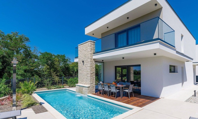 Basanija Casa | Estupenda casa de vacaciones privada con piscina privada, WIFI, A/C, TV, terraza y aparcamiento