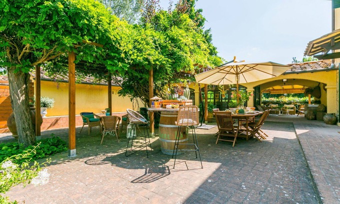 Lari Villa | Maravillosa casa de vacaciones privada para 8 personas con jacuzzi, A/C, WIFI, TV y aparcamiento