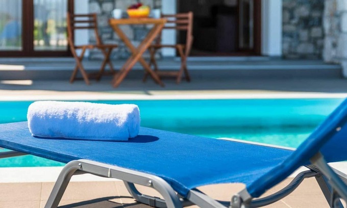 Fanes Villa | Casa de vacaciones privada con A/C, piscina privada, WIFI, TV, balcón, vista panorámica