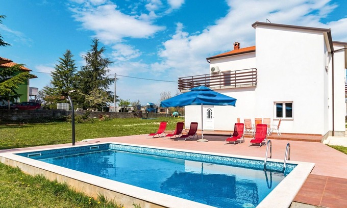 Heki Casa | Preciosa casa de vacaciones privada con piscina privada, WIFI, A/C, TV, terraza y aparcamiento