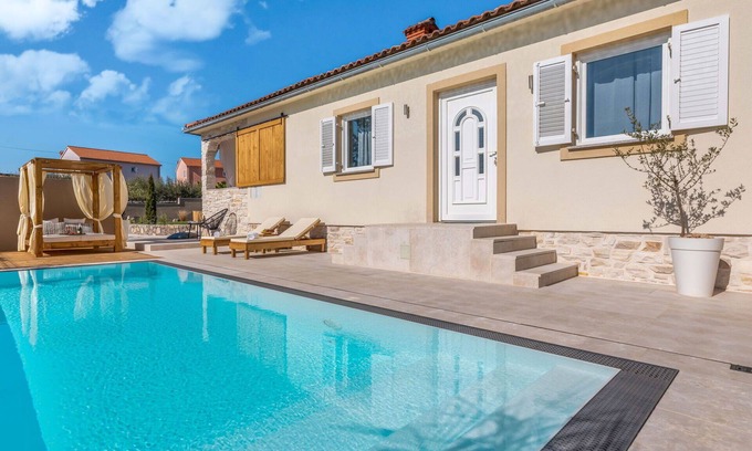 Polje Villa | Maravillosa casa de vacaciones privada con WIFI, A/C, piscina privada, TV, terraza, aparcamiento