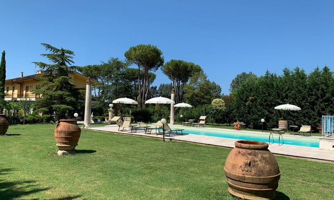 Tregozzano Villa | Maravillosa casa de vacaciones privada con WIFI, piscina privada, TV, terraza y aparcamiento