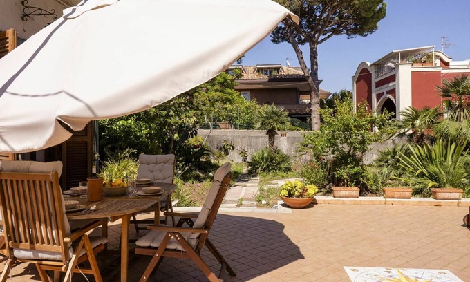 Formia Villa | Estupenda casa de vacaciones privada con WIFI, A/C, TV, terraza, mascotas permitida y aparcamiento