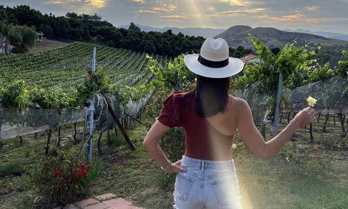 Escondido Casa | Beautiful Private Vineyard and Winery Estate Guest Living Quarters on 5-Acres