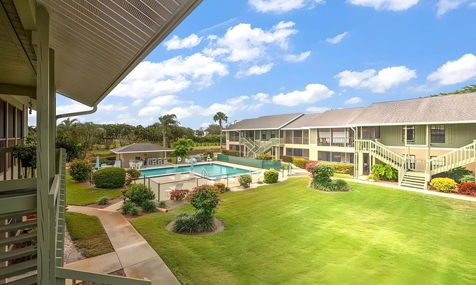 Lely Condominio | Beautiful Quiet 2-Bedroom 2 Bath on Gulf Canal