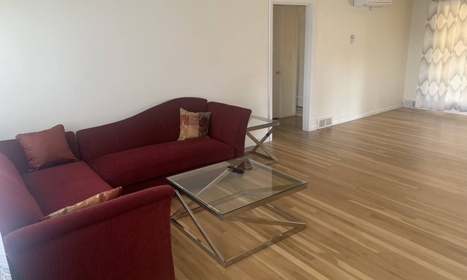 Everett Casa | Beautiful, quiet and secured two bedroom house