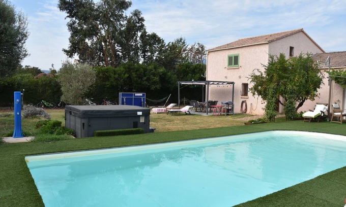 Ventiseri Casa | Hermoso y tranquilo, confortable casa con piscina para vacaciones en familia