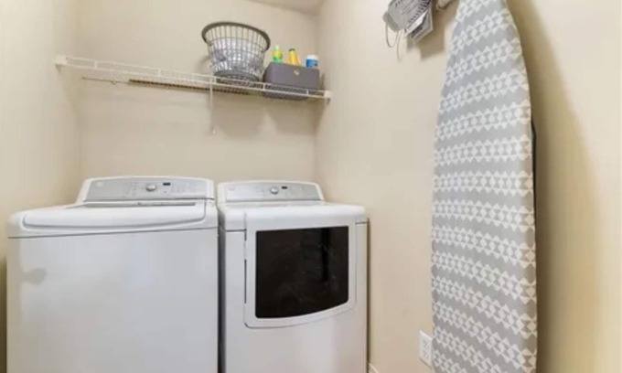 Mobile Casa | Beautiful quiet home in a private fenced yard.