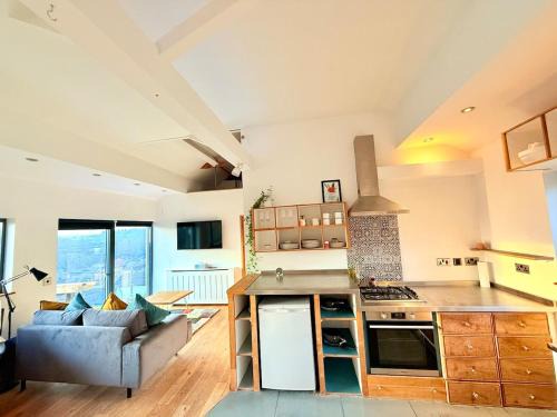 Hanham Apartamento | Beautiful Quirky Apartment with Spectacular views