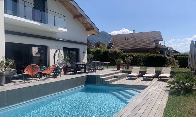 Annecy-le-Vieux Casa | Hermosa villa reciente con piscina, cerca de las playas y del centro de Annecy