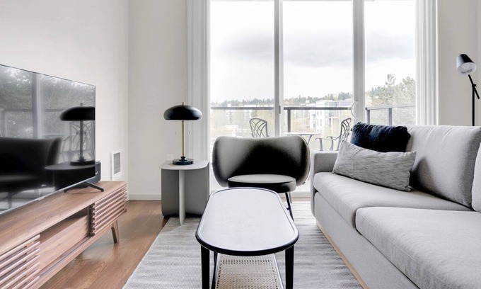 Downtown Apartamento | Beautiful Redmond 1BR w/ Gym, W/D & Courtyard, near Busses, by Blueground