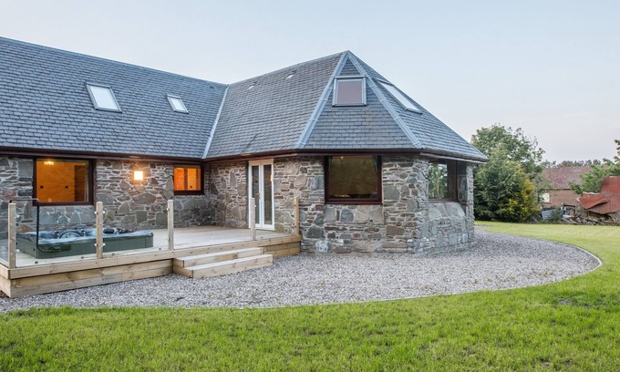 Auchterhouse Casa | Hermosa casa relajante en una ubicación fantástica y tranquila cerca de Dundee con jacuzzi