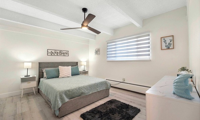 Englewood Condominio | Beautiful remodeled 1-bedroom condo in Littleton/ Englewood with Pool