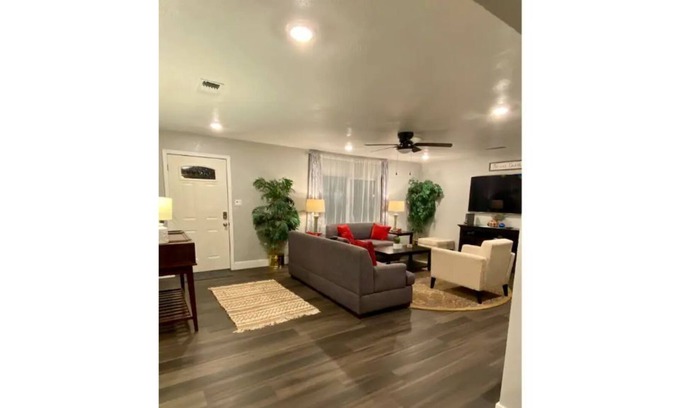 Manteca Casa | Beautiful remodeled four bedroom two bath