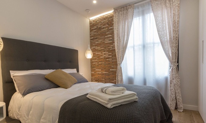 Centro histórico de Logroño Apartamento | Beautiful renovated apartment in central Logroño with WIFI
