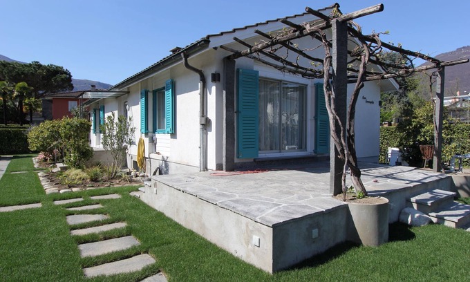 Ascona Casa | Beautiful, renovated detached house with terrace and sunbathing lawn