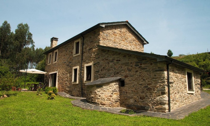 Ortigueira Casa | Beautiful renovated watermill minutes from the beach. Pets welcome!