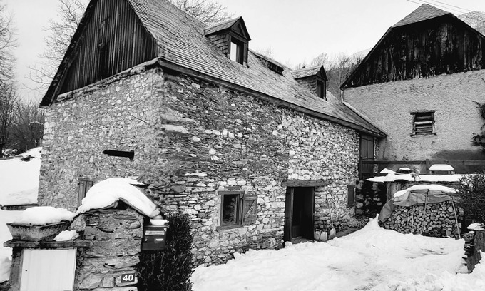 Estarvielle Casa | Beautiful renovated barn for 10 people. Close to ski resorts.