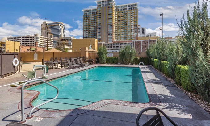 Downtown Reno Complejo | Hermoso complejo en el corazón de todo!