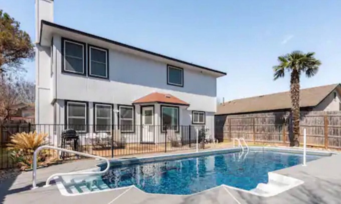 Round Rock Casa | Beautiful Resort Style Home