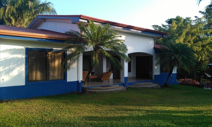 Las Lomas Casa | Hermosa casa de descanso con vista a la montaña