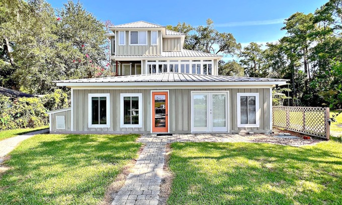 Gulf Shores Casa | Beautiful River Front - Don't miss this! Come on down y'all!🐠🌴