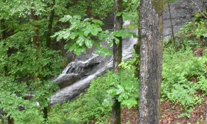 Hiawassee Cabina | Hermosa cabaña privada en el bosque junto a una cascada