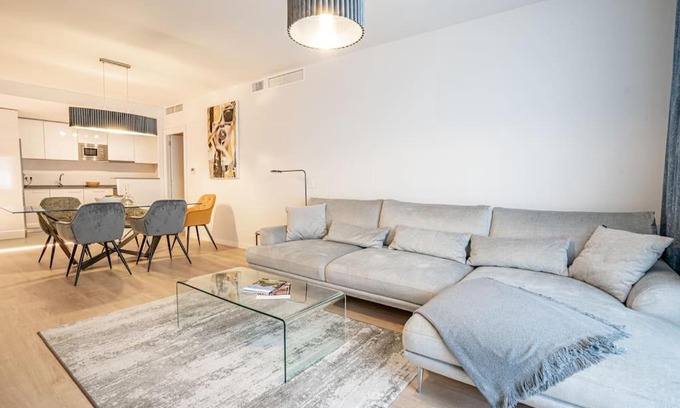 Nueva Andalucia Apartamento | Beautiful Rooftop Pool 3Bed