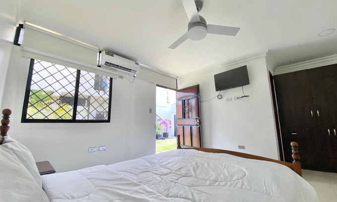 Barrio Kennedy Apartamento | Hermosa Habitación en Ciudadela Las Garzas, junto al San Marino, Guayaquil