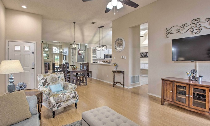 Rowlett Casa | Beautiful Rowlett Getaway ~ 20 Mi to Dallas!
