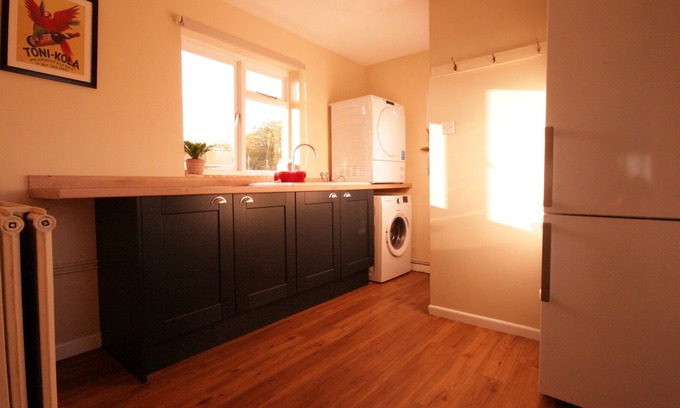 North Cadbury Cabaña | Beautiful Rural Cottage With Countryside Views
