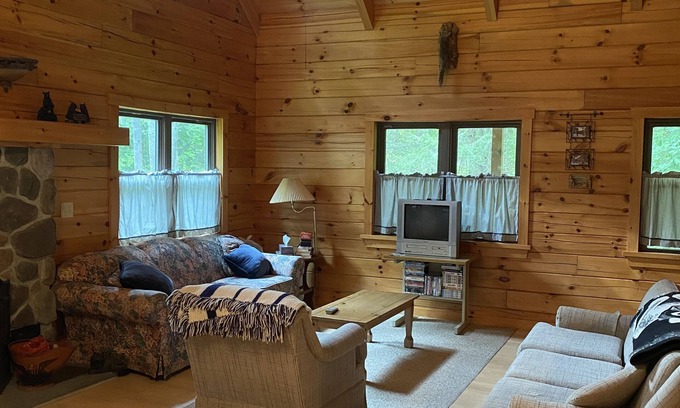Mattawana Casa | Beautiful Rustic Camp - PSU Football! Sleeps 6-8