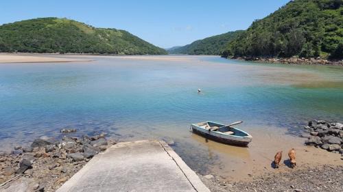 Buffalo City Casa | Beautiful rustic sea cottage, 2km Kob Inn
