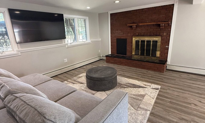 South Farmingdale Casa | Beautiful Ryder Cup 3-Bedroom Comfort Home with AC Minutes from the Course