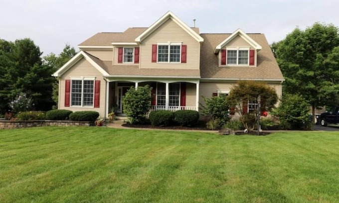 Malta Casa | Beautiful Saratoga Springs home. Located near Saratoga Racetrack.