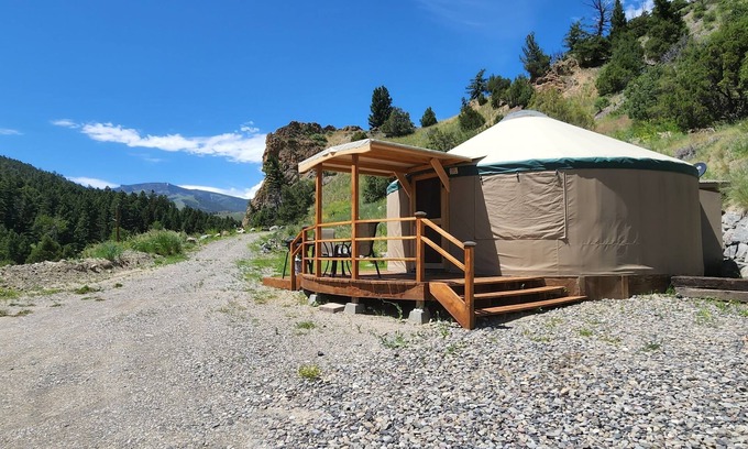 Gardiner Casa | Beautiful, scenic yurt in quiet privacy near Yellowstone National Park.