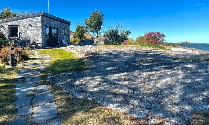 Torslanda Casa | Beautiful small house with a sea view, best for rest and a cozy stay.