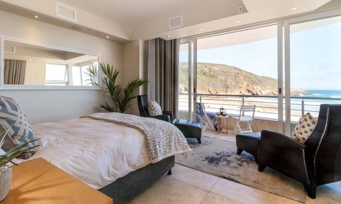 Herolds Bay Casa | Beautiful Sea Facing Room