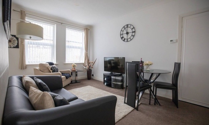 Cullercoats Apartamento | Beautiful Seaside Apartment is 5 mins walk to Town Centre and Metro Station.....
