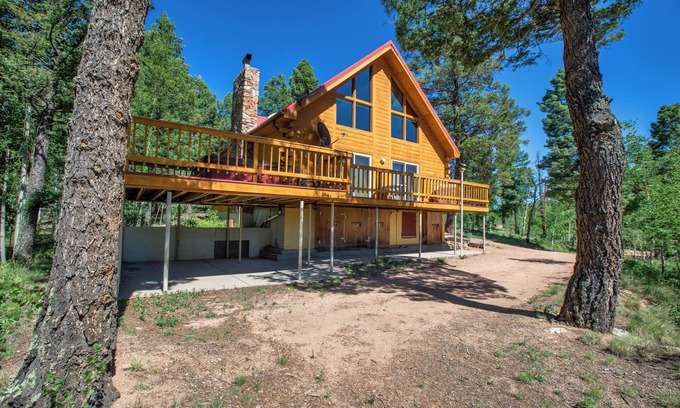 Florissant Cabina | Hermosa cabaña aislada en 2. 5 acres con jacuzzi y Wi-Fi