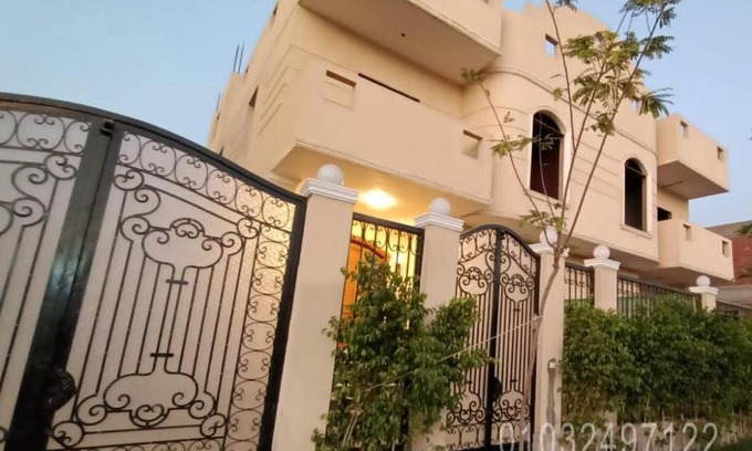 Sheikh Zayed City Apartamento | Beautiful semi villa with private entrance in Sheikh Zayed- villa queen