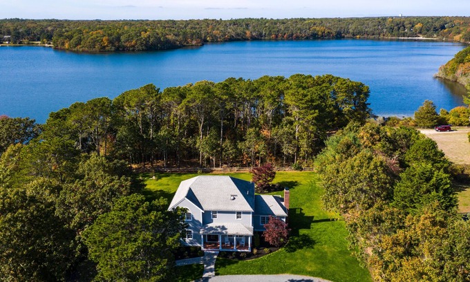 Sandwich Casa | Beautiful Serene Lakefront home in Sandwich, Cape Cod
