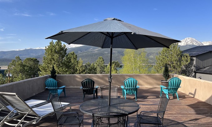 Twin Lakes Casa | Hermosa Serene Log-casa de Adobe vistas Twin Lakes