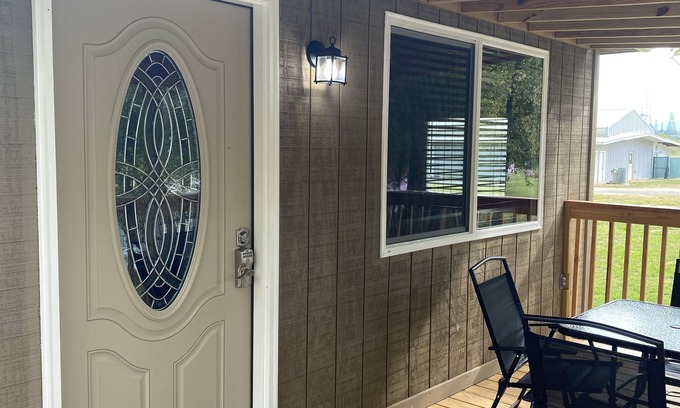 Elizabethton Cabina | Beautiful Serene Studio Cabin!