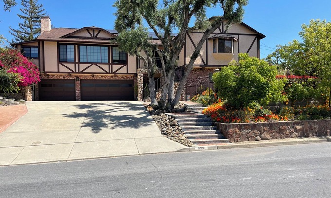 Noble Apartamento | Beautiful setting, peaceful. Ground floor unit near historic Alum Rock Park.