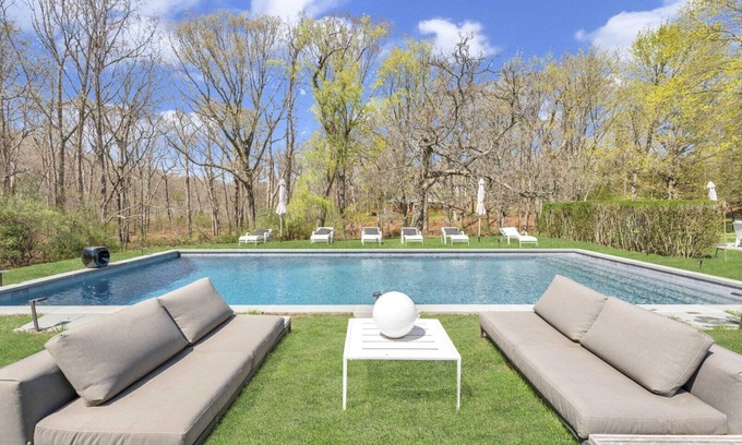 Shelter Island Casa | Beautiful Shelter Island Getaway on over an acre, minutes from the ferry!