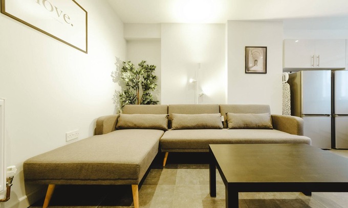 Cribbs Causeway Apartamento | Beautiful six bedroom house - Wordsworth