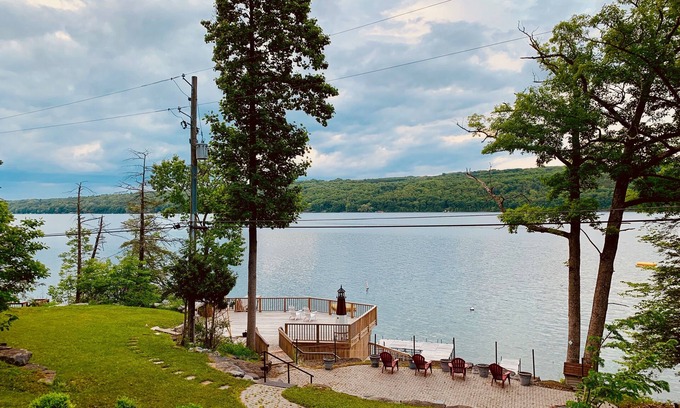 Moravia Casa | Beautiful Skaneateles Lakefront Home