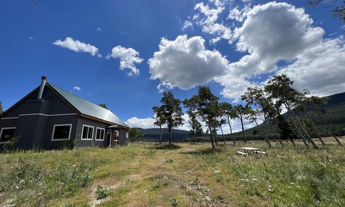 Fort Garland Cabina | Beautiful SoCO Mtn Getaway